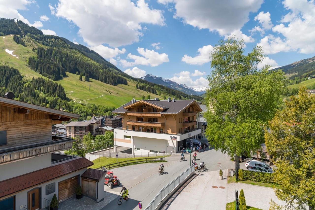 Appartements Bernhofer Saalbach-Hinterglemm Exteriör bild